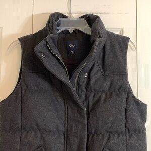Gap Charcoal Grey Wool Blend Puffer Vest Women’s M Fully Lined Pockets.   L1